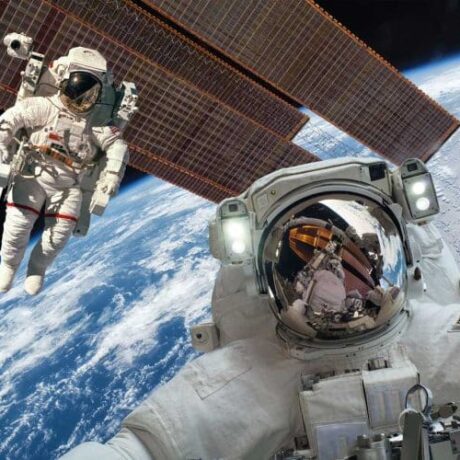 آهنربا در فضا